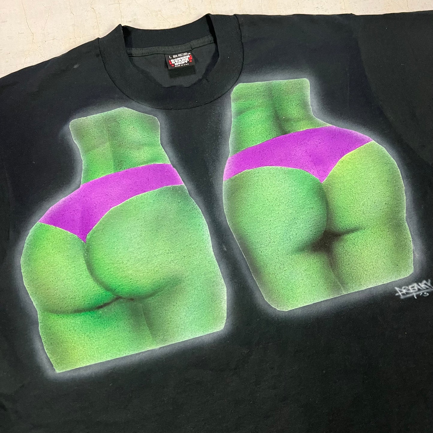 She Twin Booty tee (L)